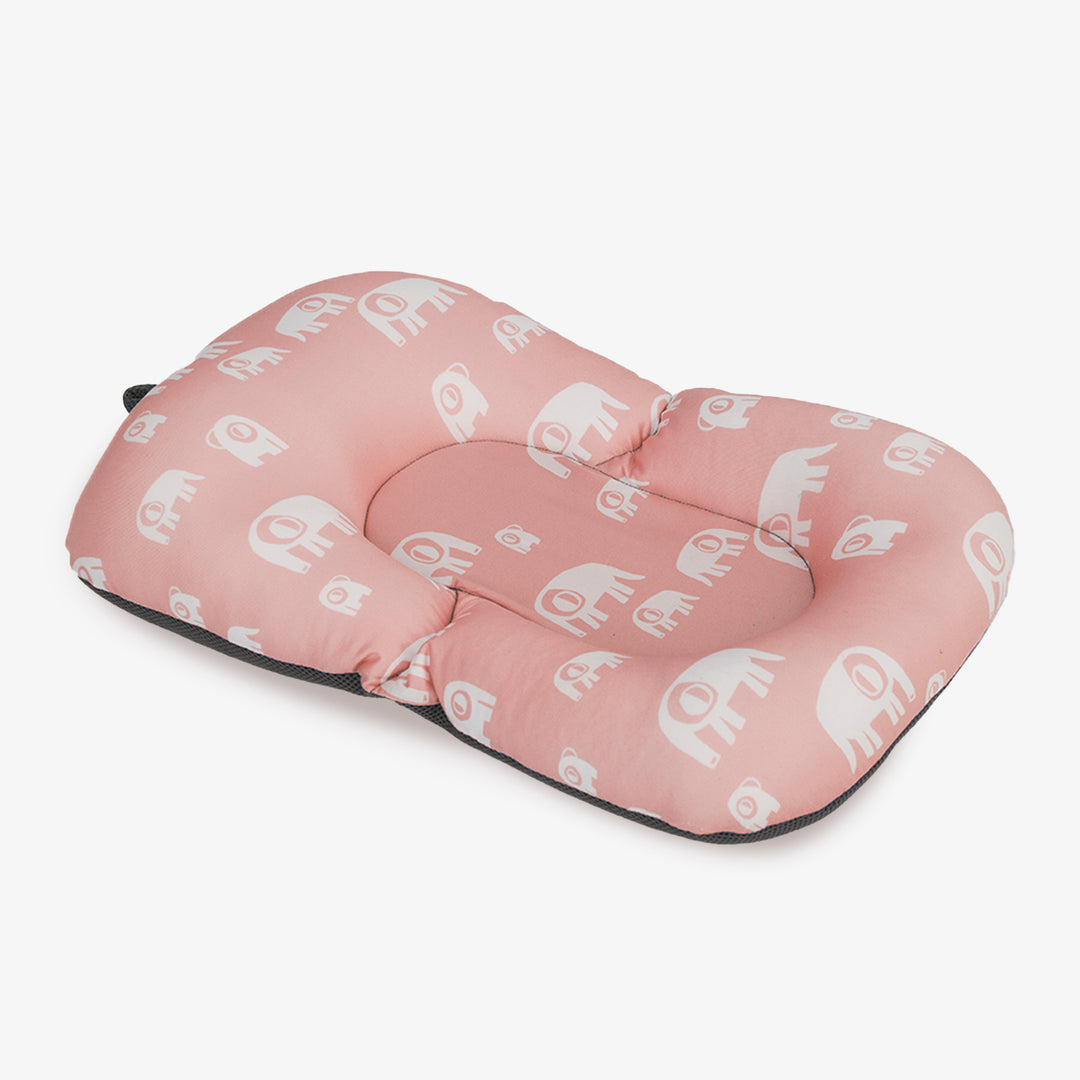 פוף צוף פילים לבנים על ורוד