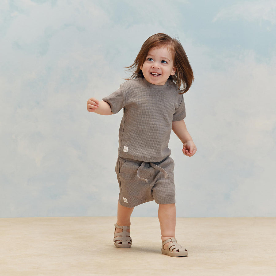 חולצה קצרה בצבע אפור