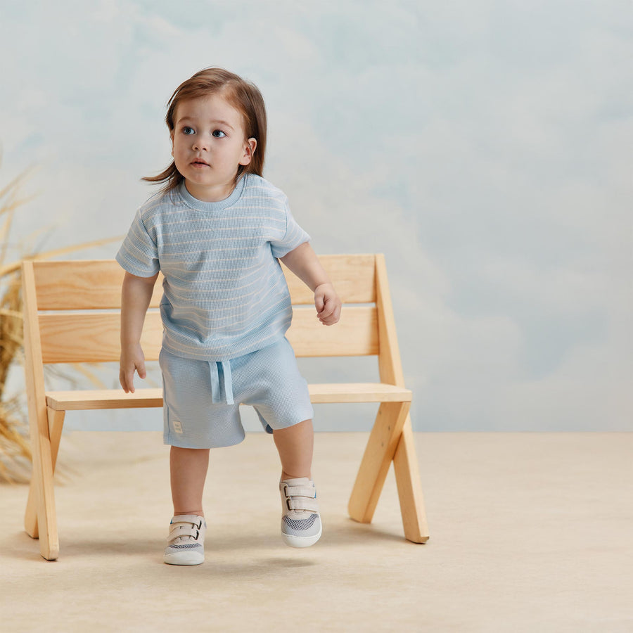 מכנסיים קצרים בצבע תכלת