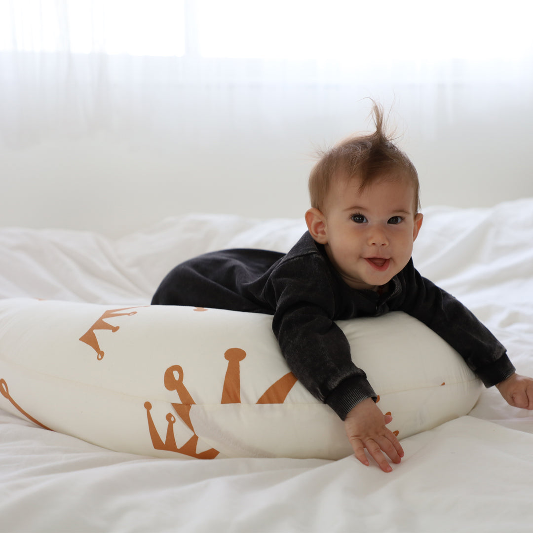 כרית הנקה כתרים חום