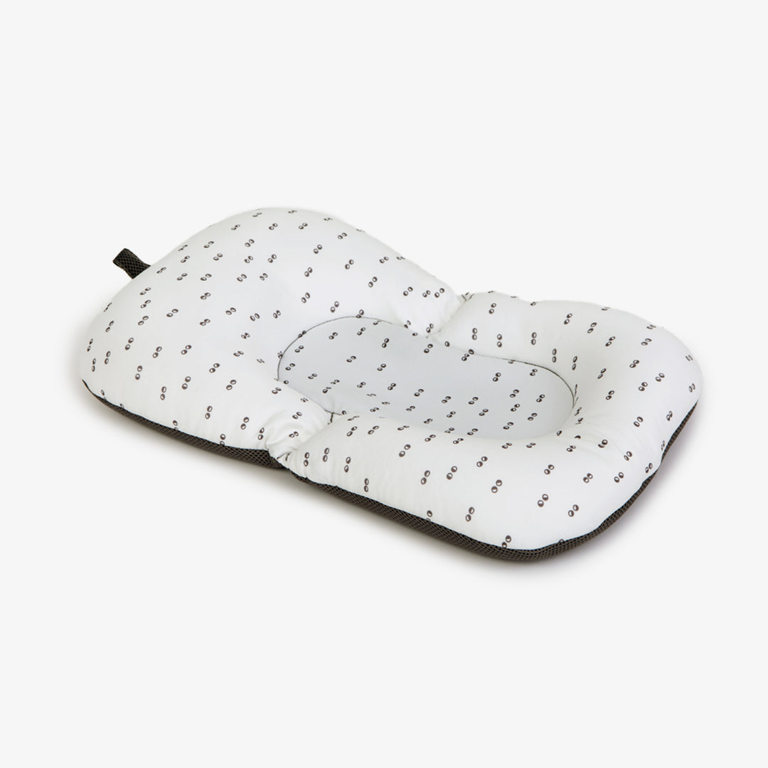 פוף צוף עיניים אפור על לבן