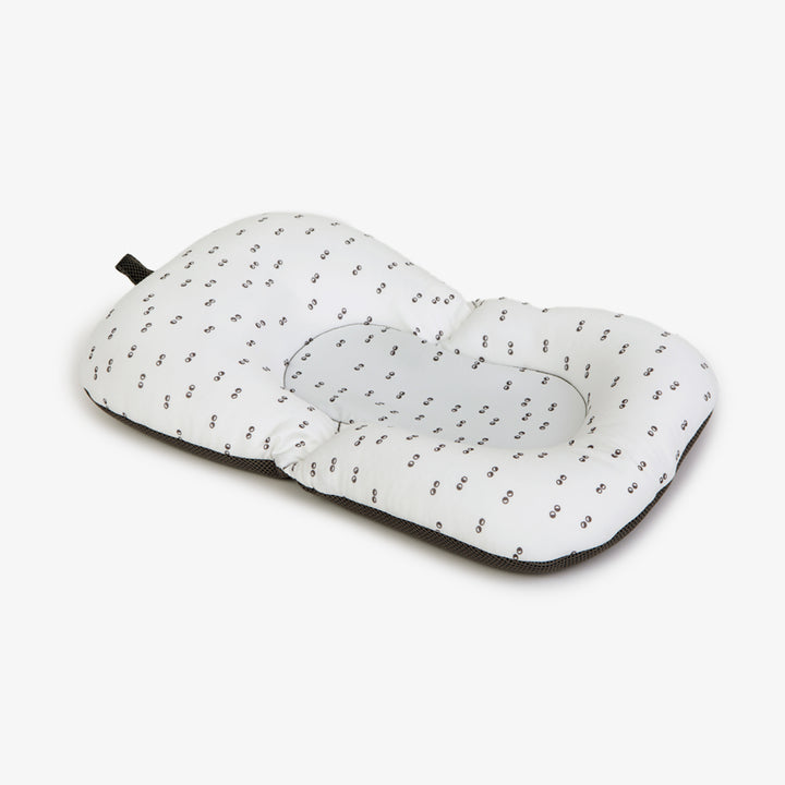 פוף צוף עיניים אפור על לבן