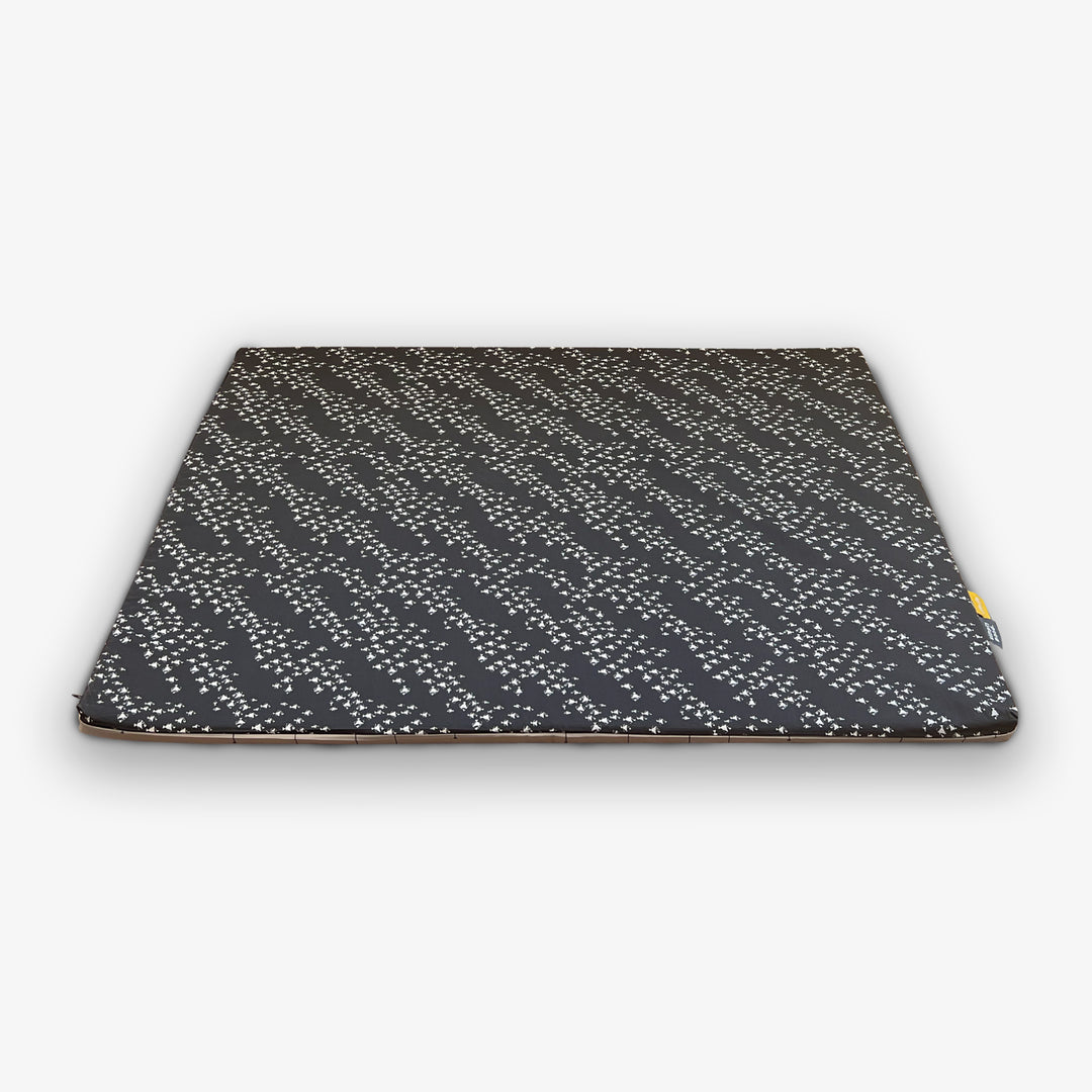 משטח פעילות מתגלגל דגים לבנים+ פסים אפורים