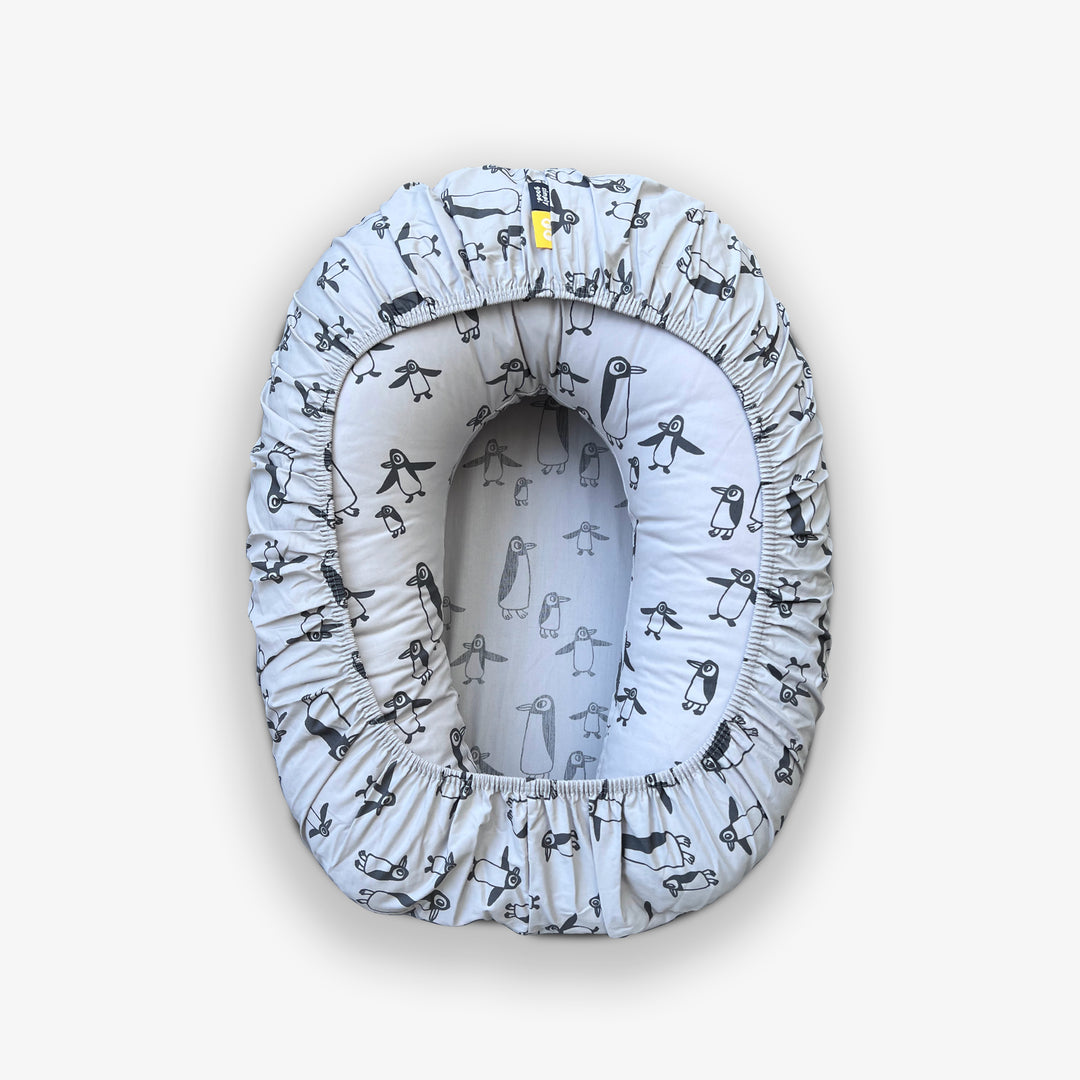 ציפית הפלא לכרית הנקה פינגווין אפור על בג'