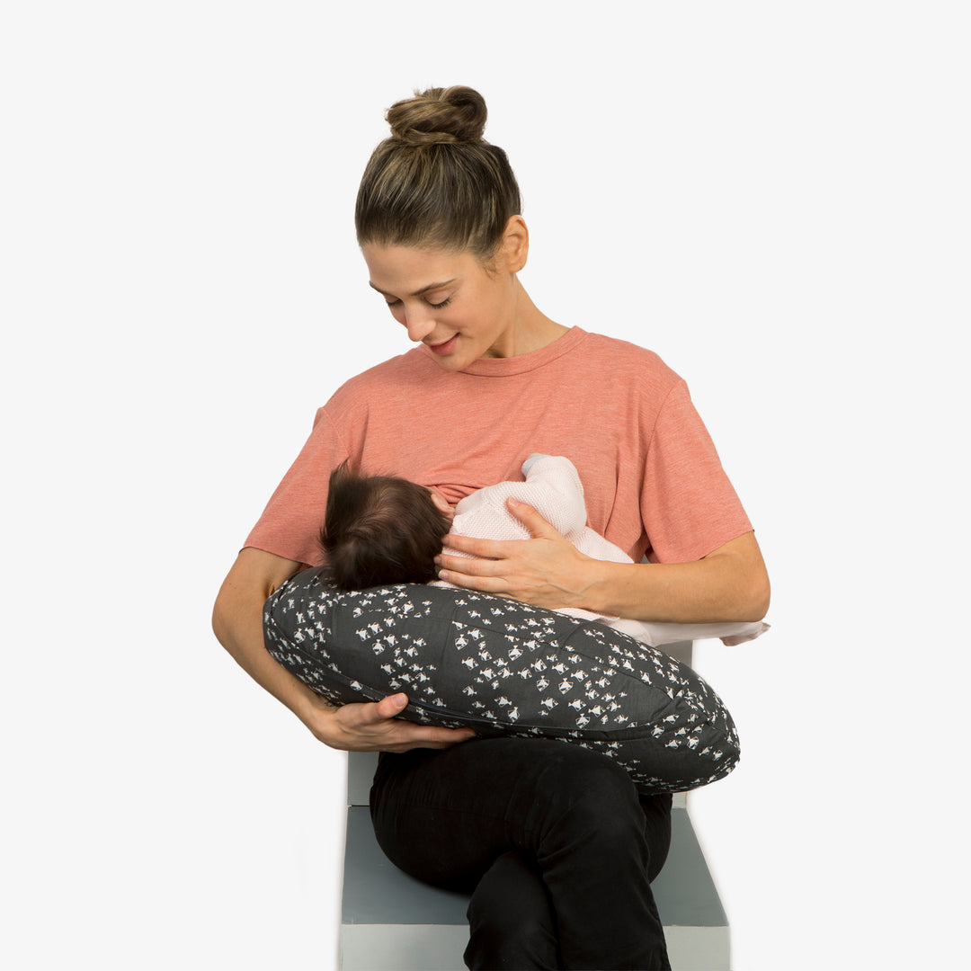 כרית הנקה קומפקט דגים לבן אפור