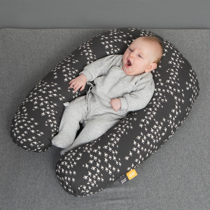 כרית הנקה דגים לבן אפור