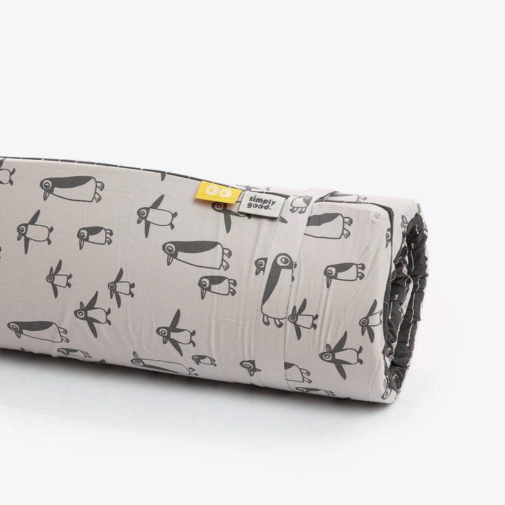 משטח פעילות מתגלגל פינגווין אפור +קווים לבנים