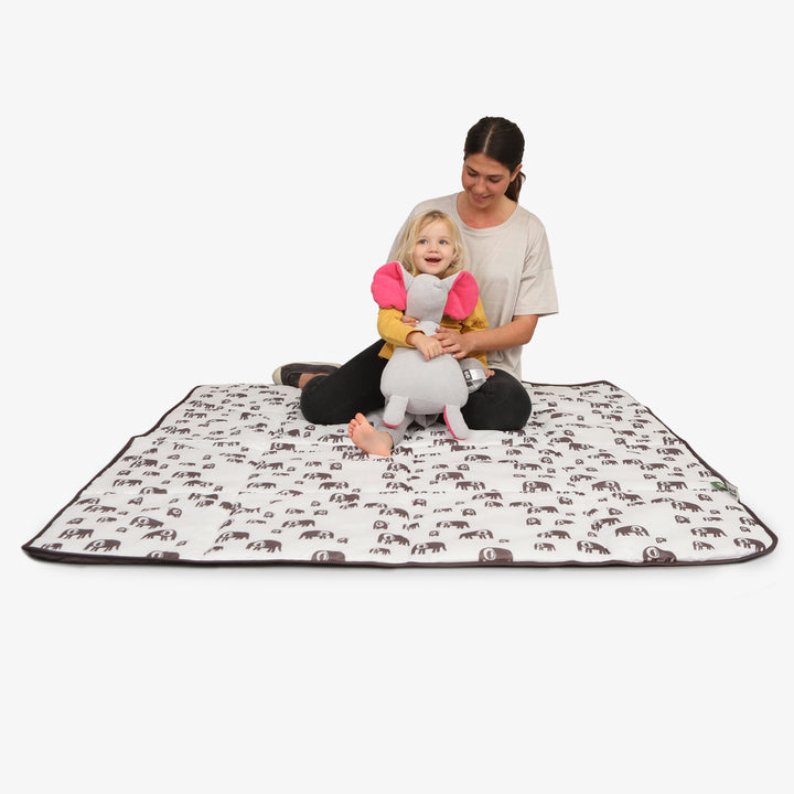 שמיכת פיקניק פילים אפור על לבן