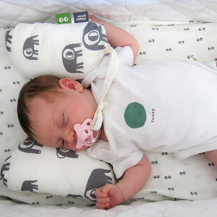 כרית פרפר לצוואר פילים אפור לבן