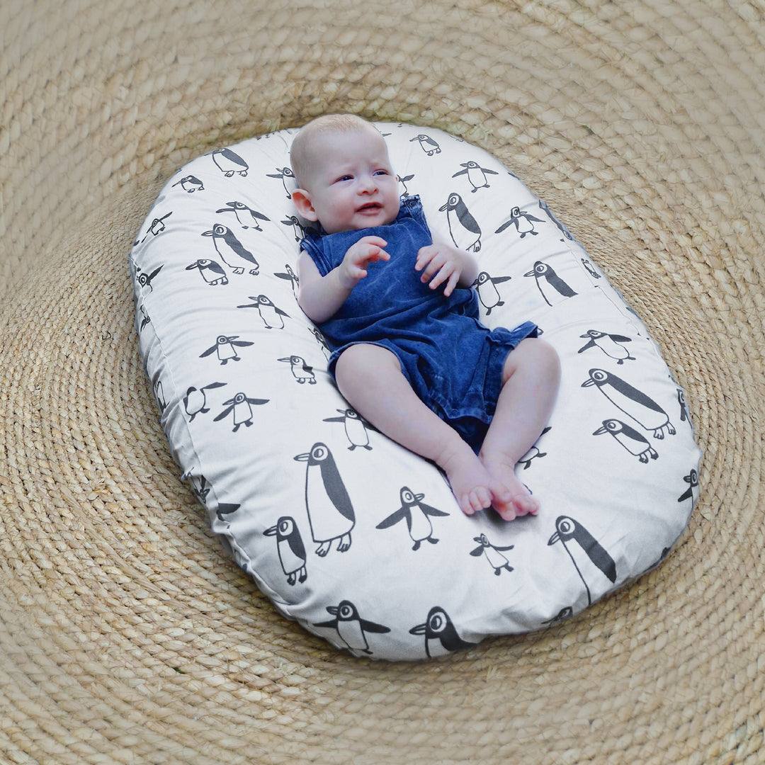 ציפית הפלא לכרית הנקה פינגווין אפור על בג'