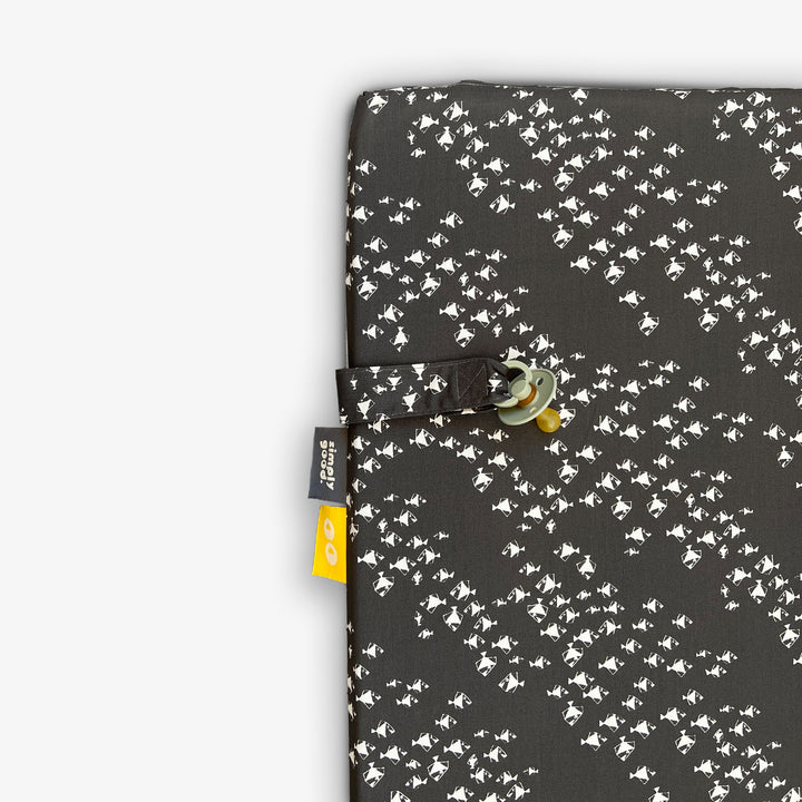 משטח פעילות מתקפל דגים לבנים +פסים אפורים