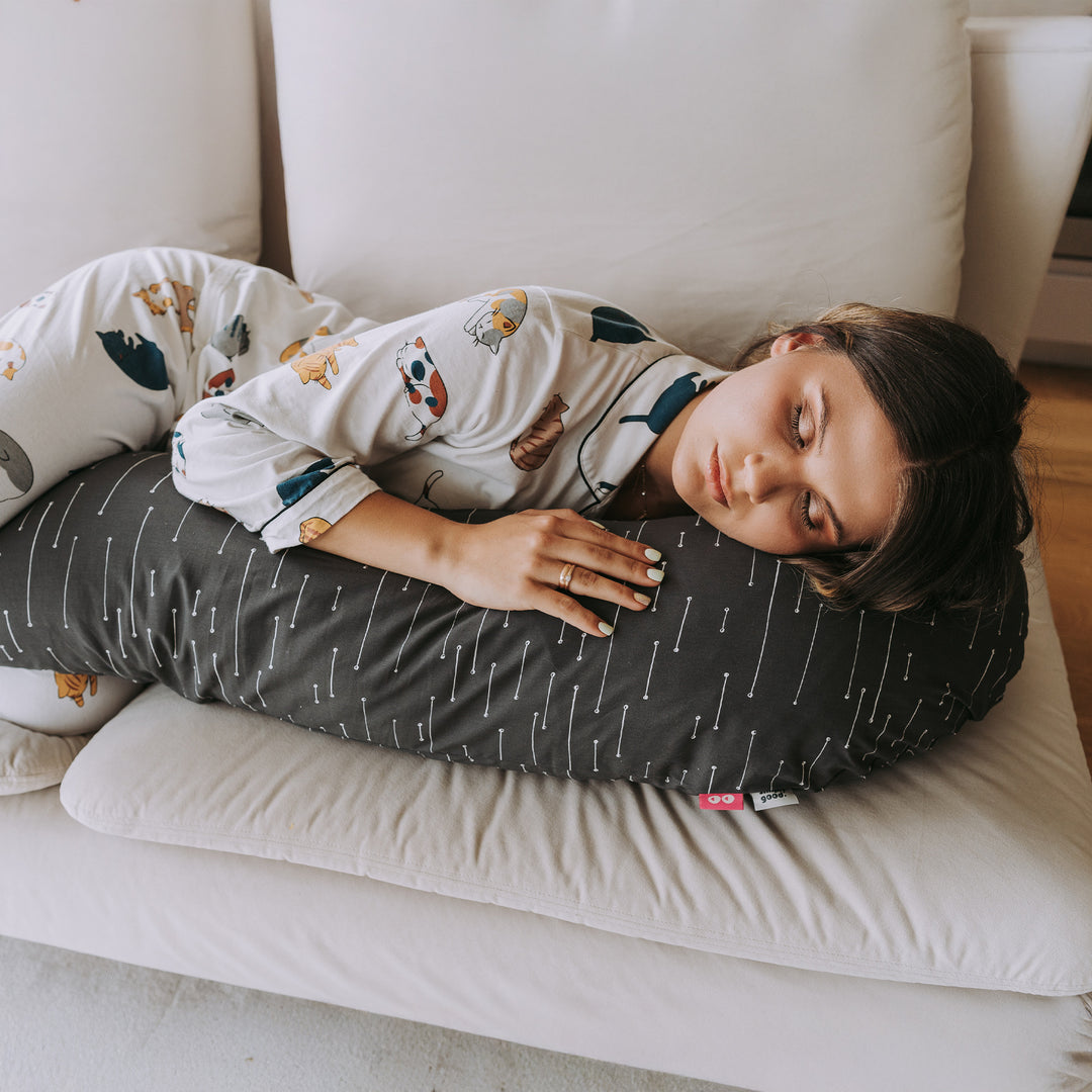 כרית הריון מפנקת קווים לבן קווים לבן אפור