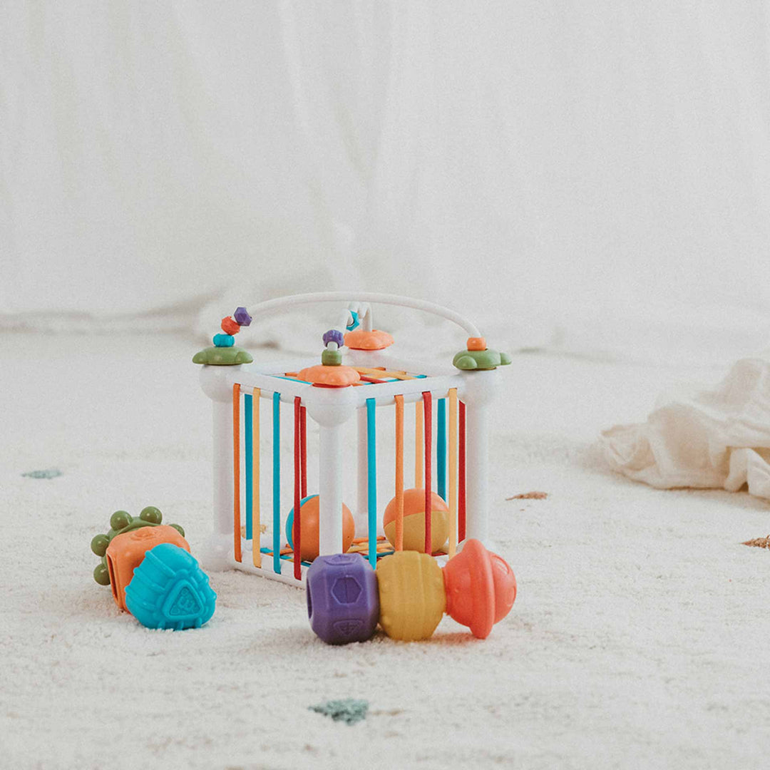 קוביית פעילות 4 ב- 1