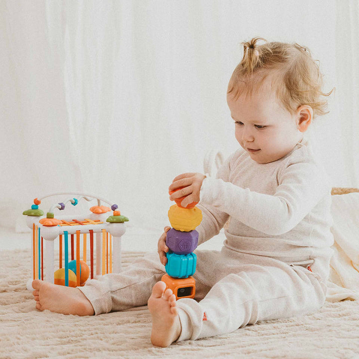 קוביית פעילות 4 ב- 1