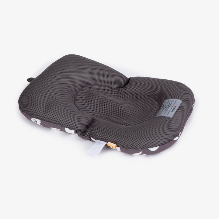 פוף צוף פילים לבן על אפור