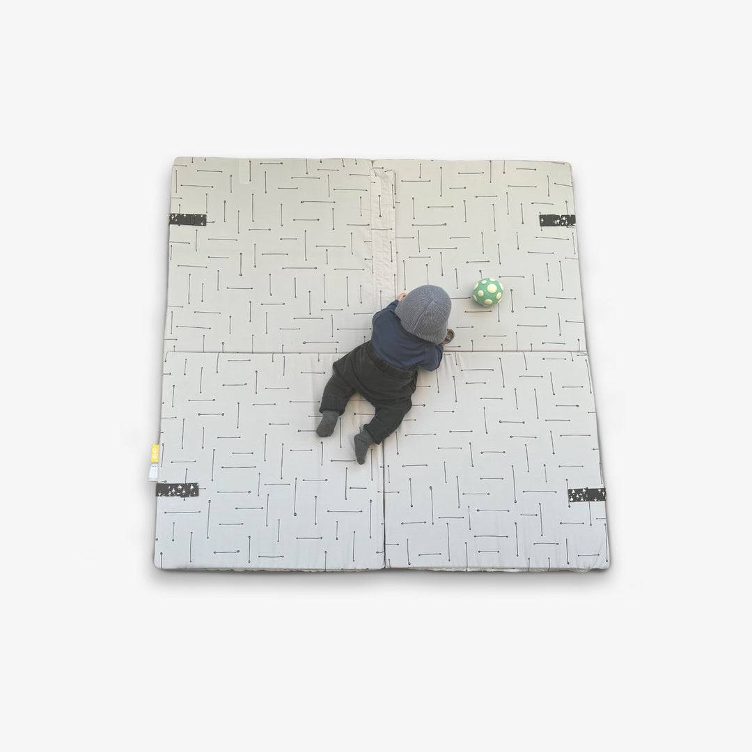 משטח פעילות מתקפל דגים לבנים +פסים אפורים