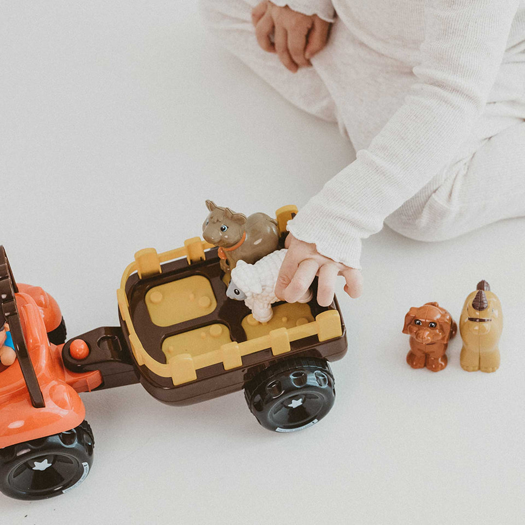 טרקטור חיות חווה דובר עברית