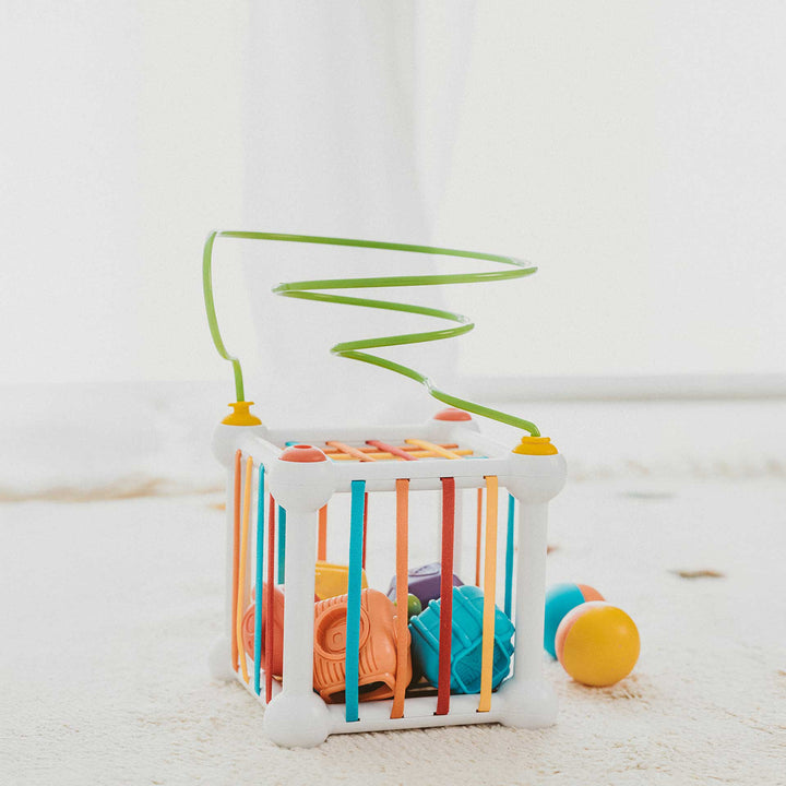 קוביית פעילות 4 ב- 1