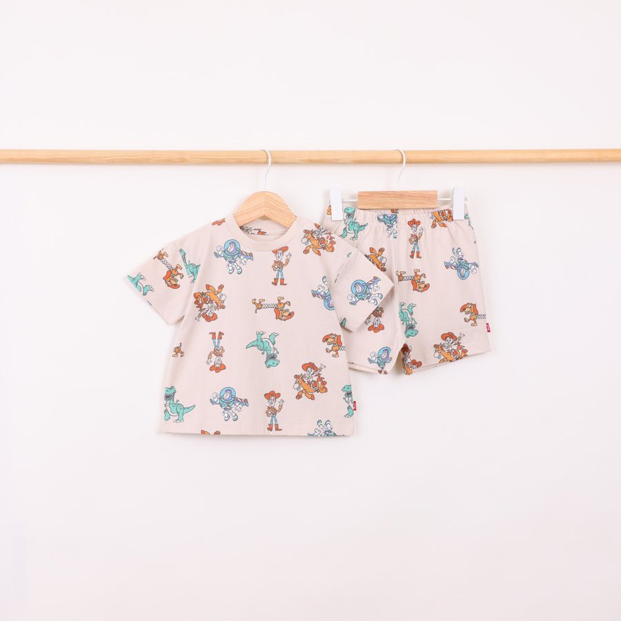 פיג'מה קצרה בהדפס צעצוע של סיפור