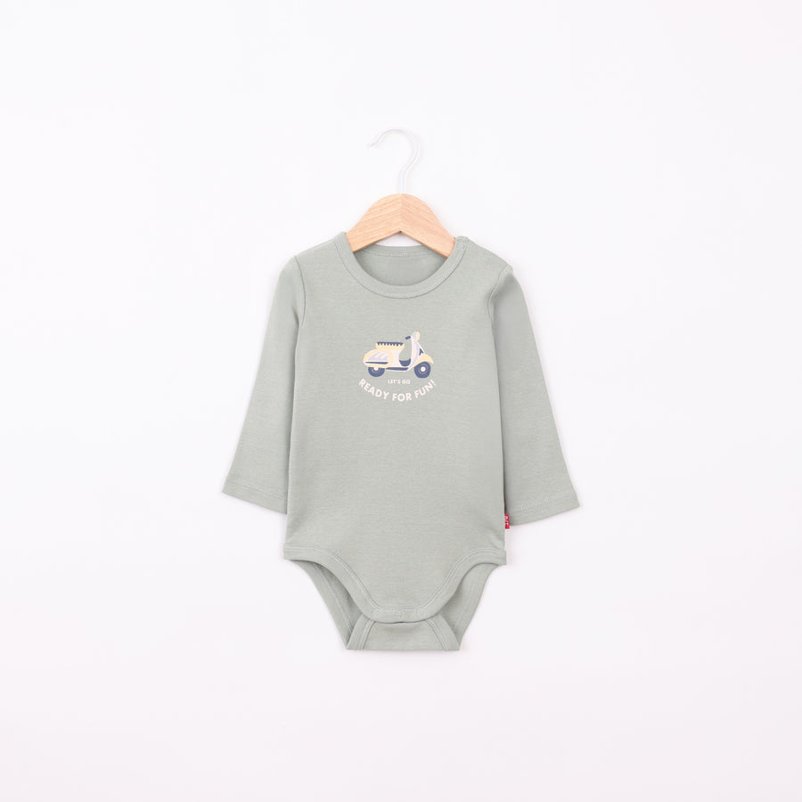 בגד גוף בגוון ירוק מרווה עם הדפס וספה