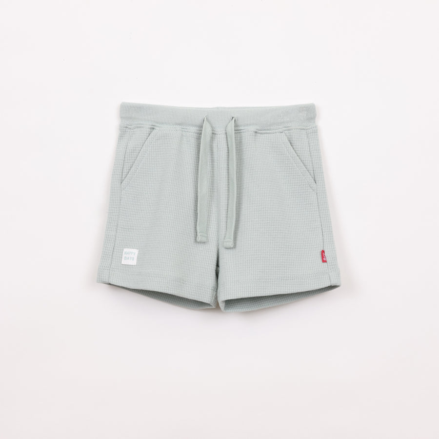 מכנסיים קצרים בצבע ירוק