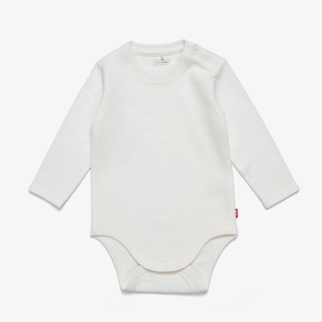 אוברול אופנתי ובגד גוף