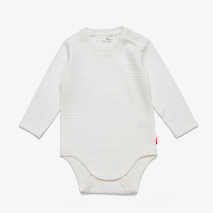 אוברול אופנתי ובגד גוף