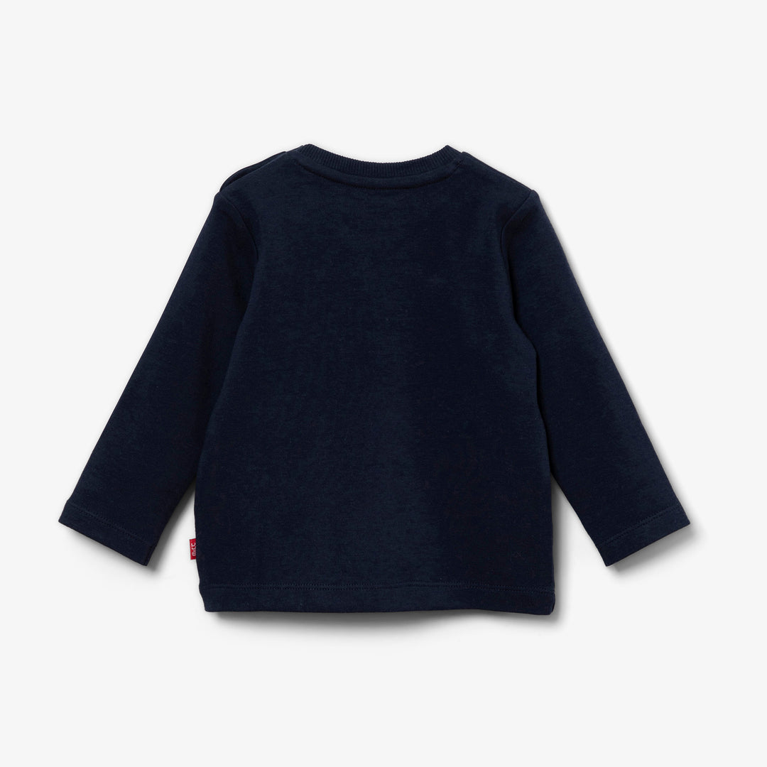 חולצה כחולה ארוכה עם הדפס