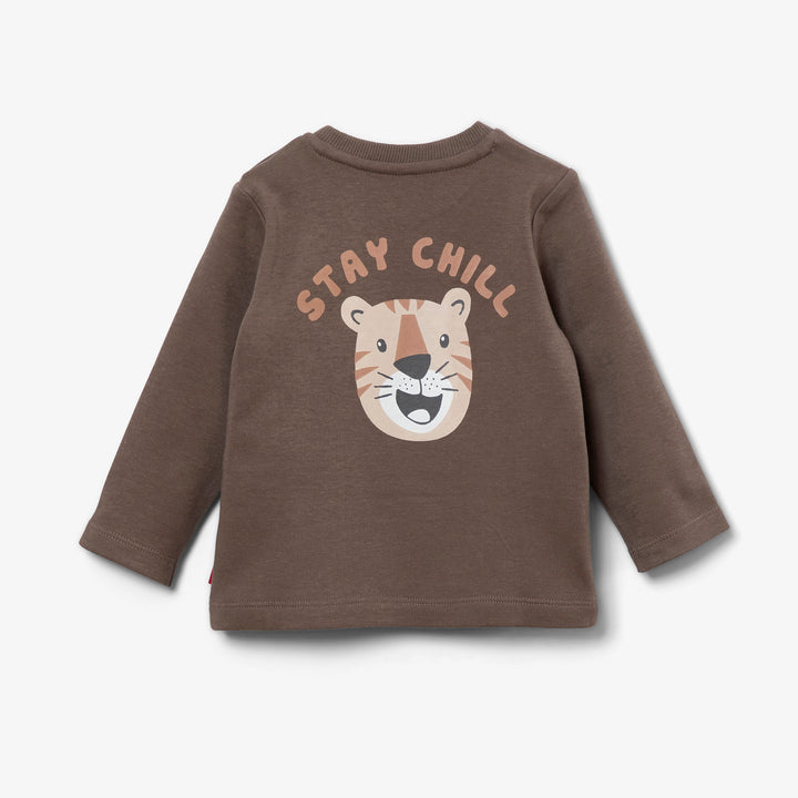 חולצה חומה ארוכה עם הדפס