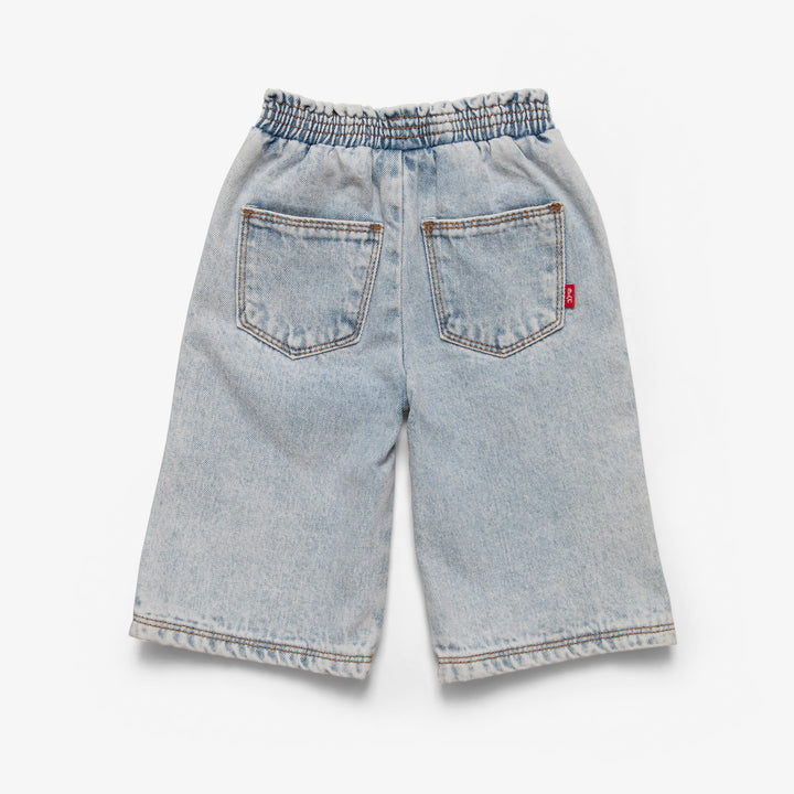 מכנסי ג'ינס מתרחבים