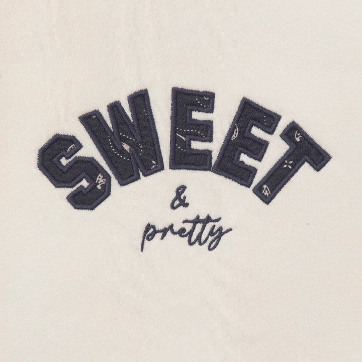 סוויטשירט שמנת עם הדפס