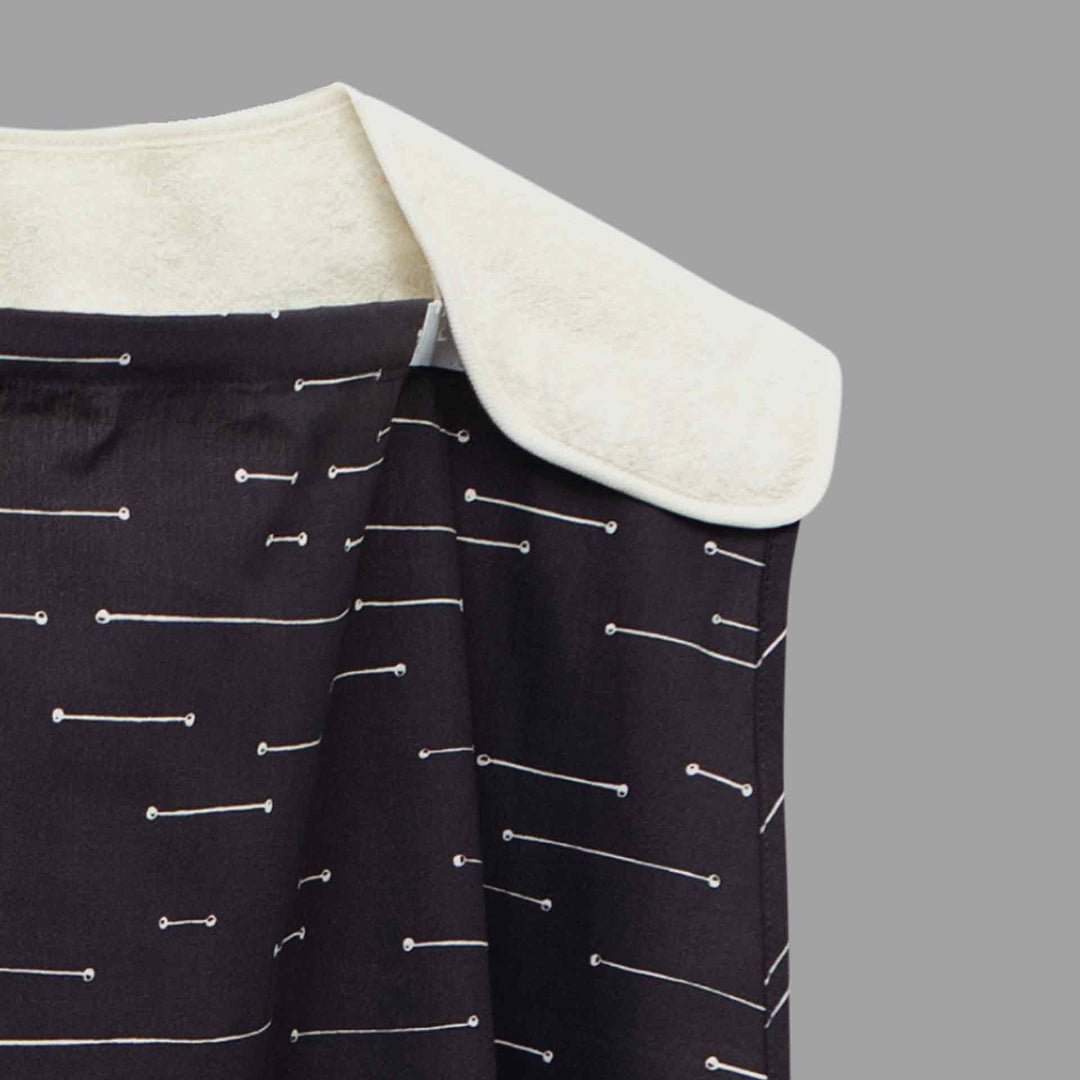 סינר הנקה קווים לבנים על אפור