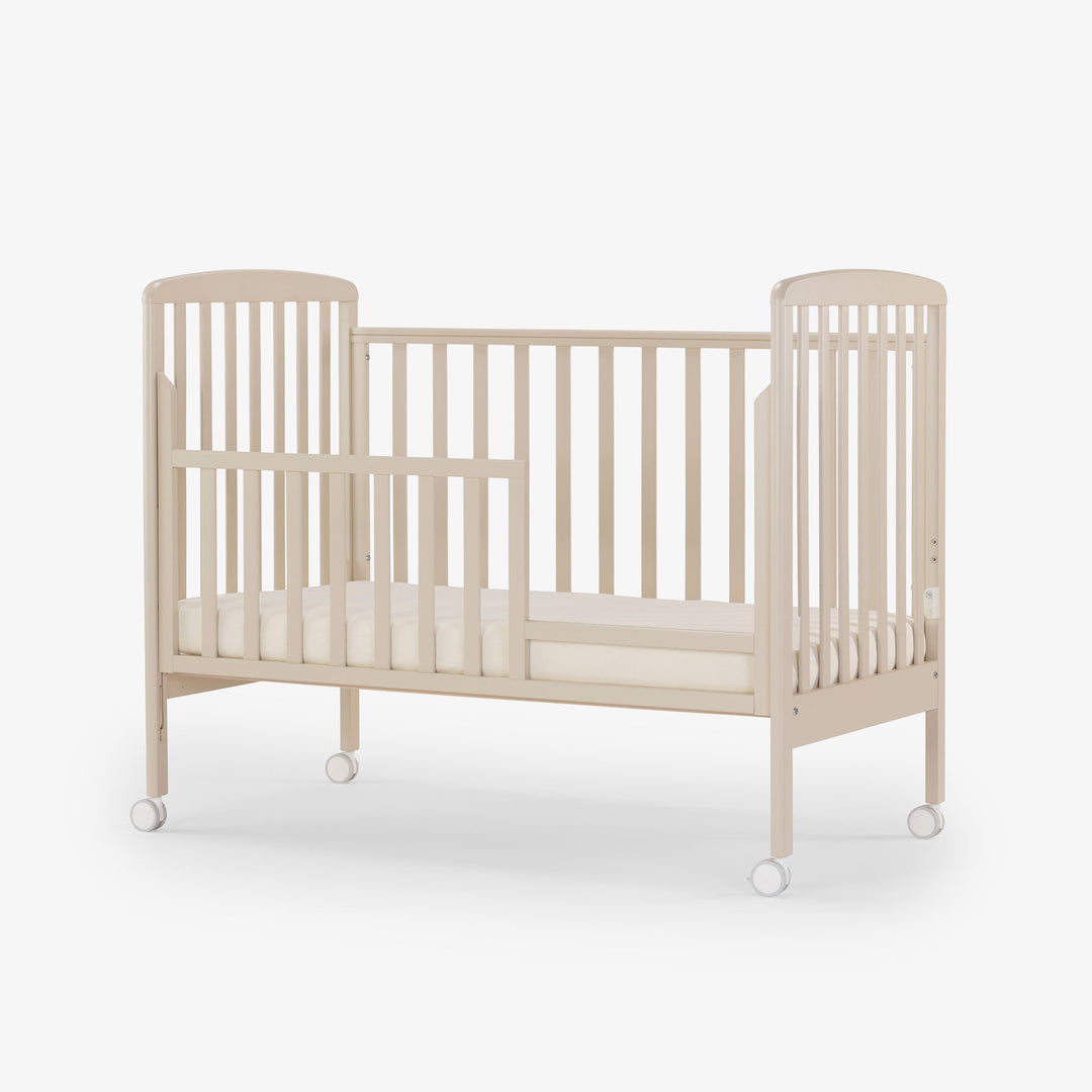 מיטת תינוק דגם סתיו+ חלב שקדים