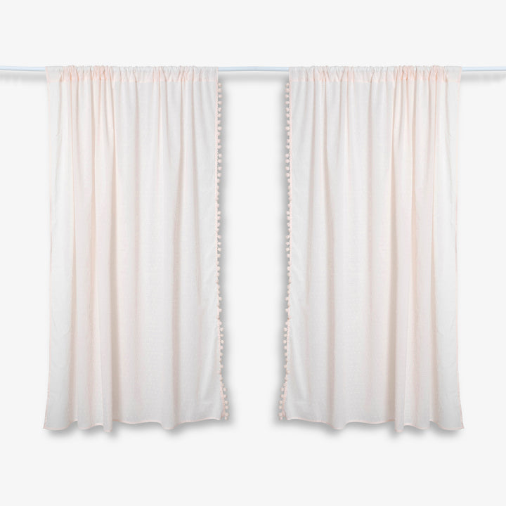 זוג וילונות לחדר ילדים עם פומפונים ורוד