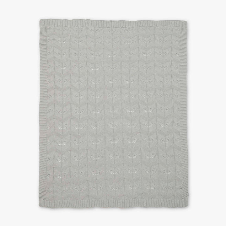 שמיכה סרוגה לעגלה עלים תכלת