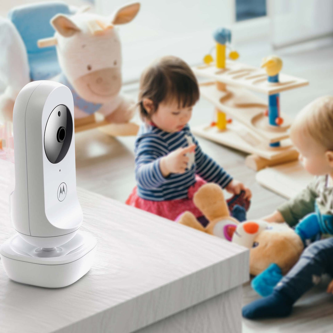 מצלמת בייבי מוניטור מתכווננת עם צג בגודל 4.3