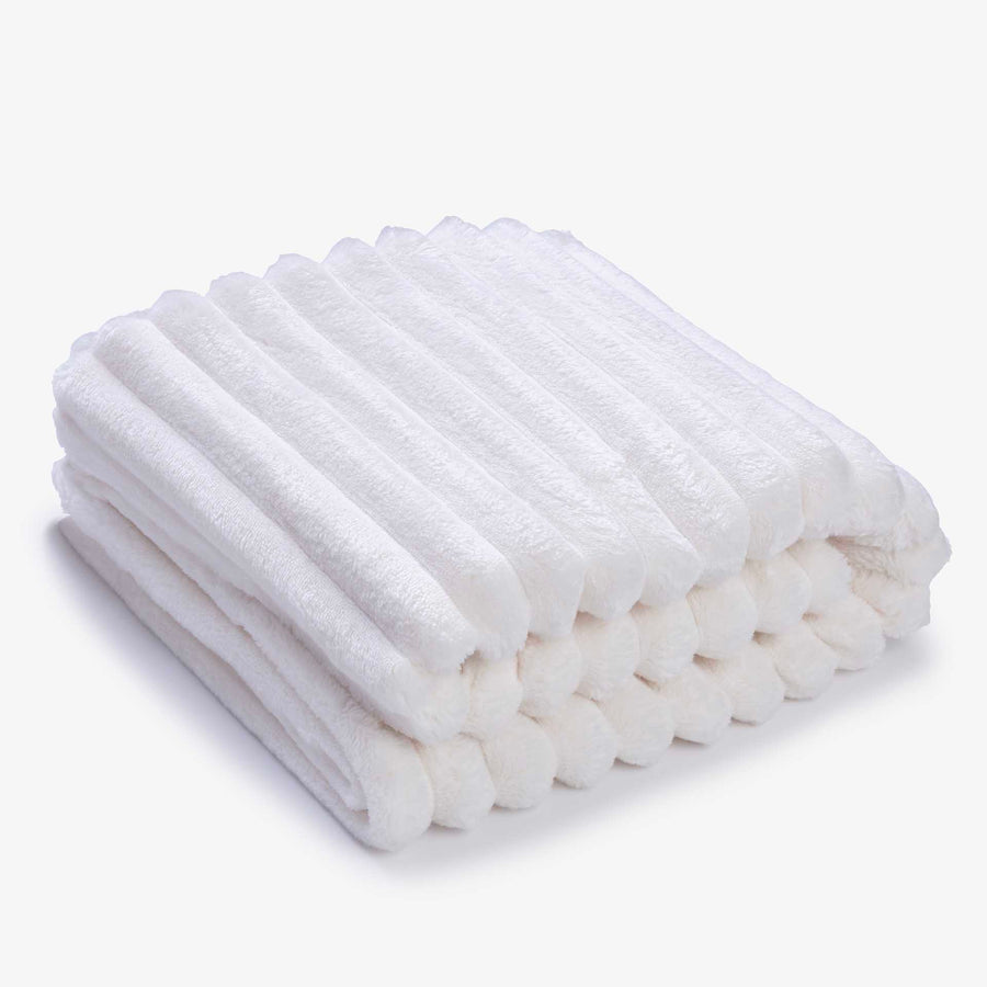 שמיכת קורל פליז לעגלה פסים שמנת