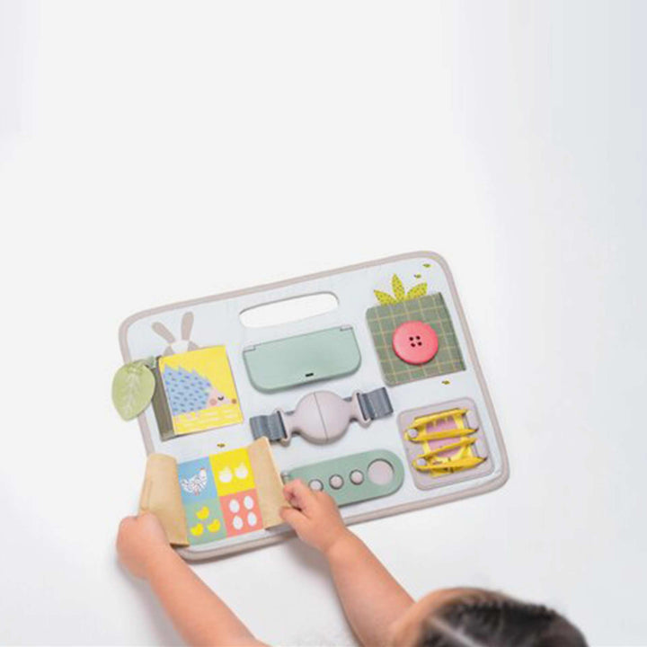 לוח פעילות עם אבזמים