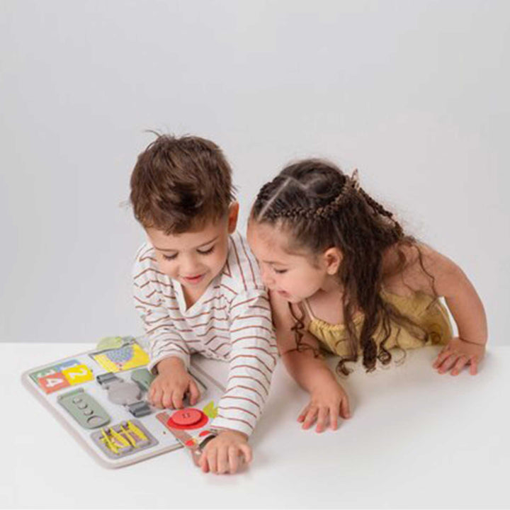 לוח פעילות עם אבזמים