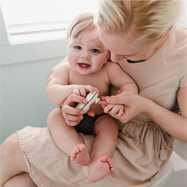 משייף ציפורניים לתינוק