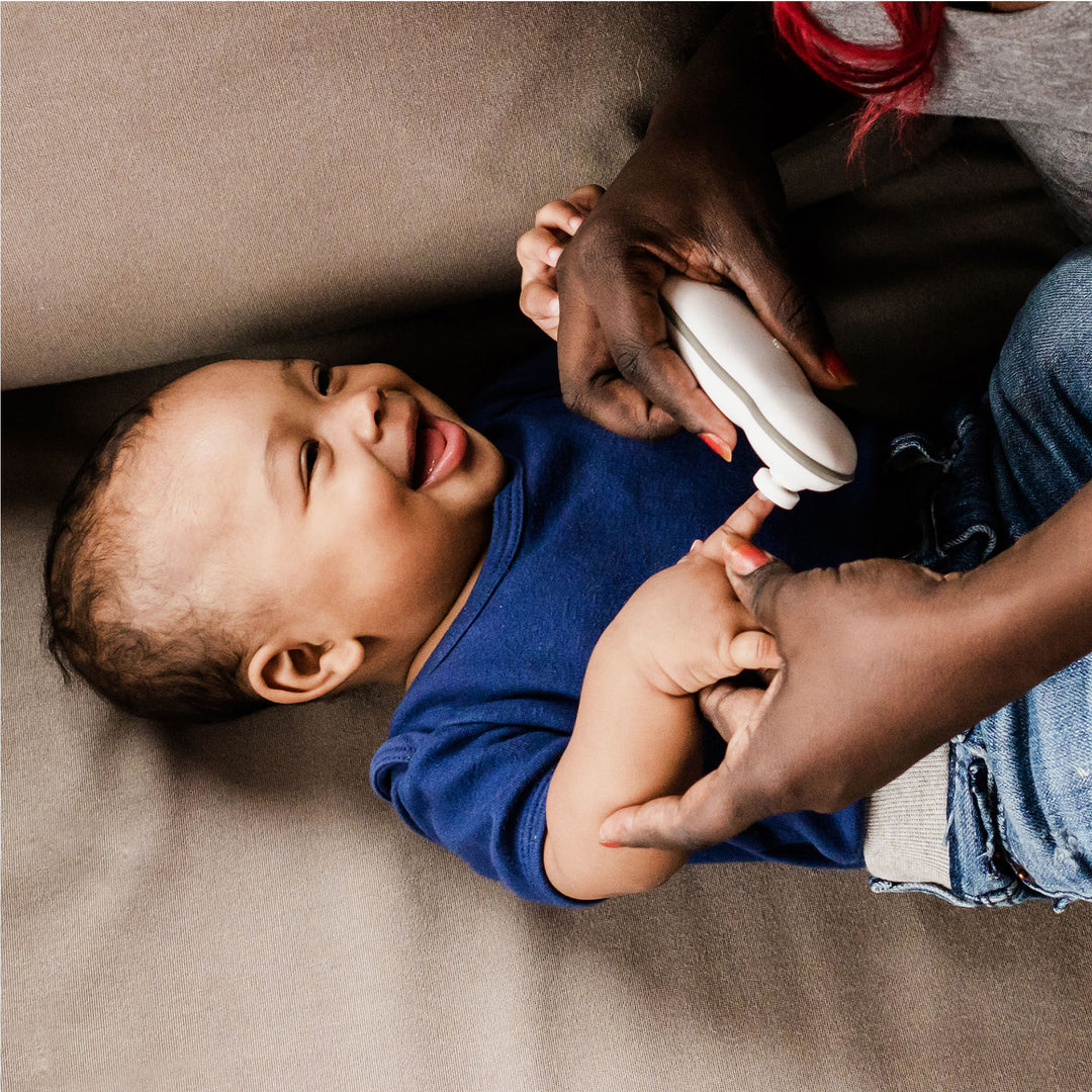 משייף ציפורניים לתינוק