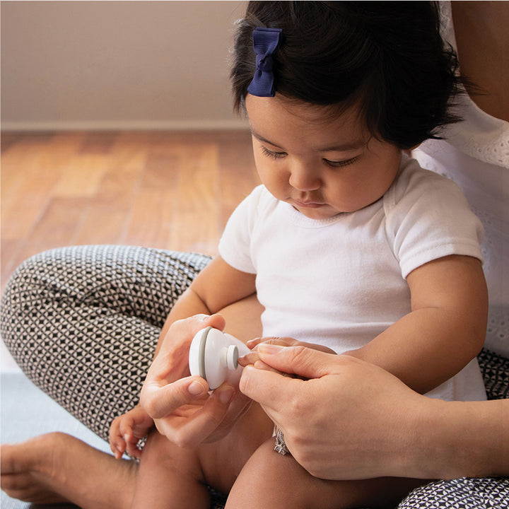 משייף ציפורניים לתינוק