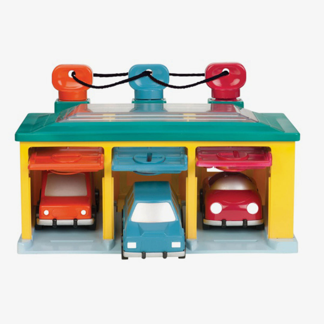 מוסך מכוניות עם מפתחות