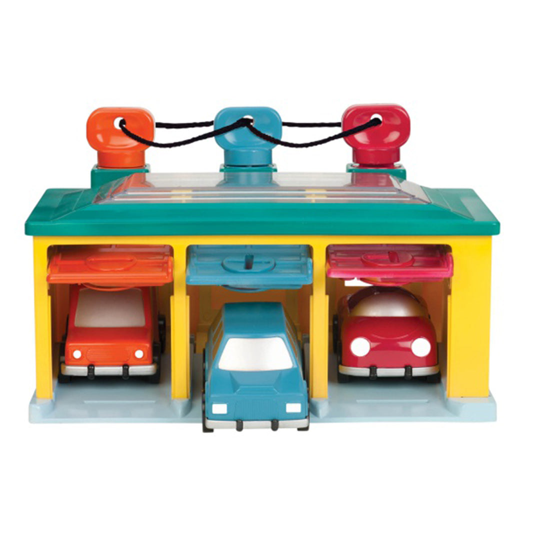 מוסך מכוניות עם מפתחות