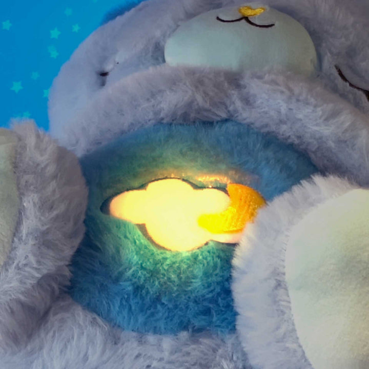 בובת דובי נושמת ומנגנת