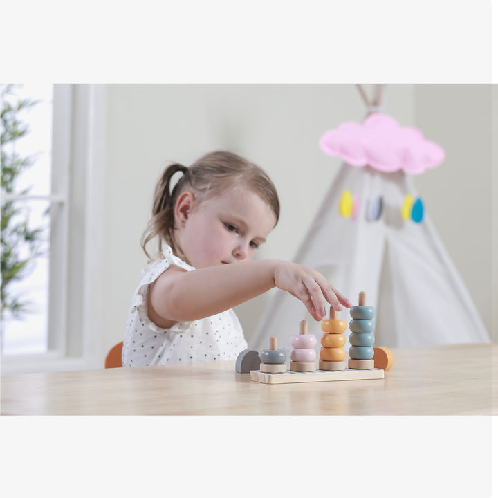 השחלת טבעות מעץ ספירה וצבעים