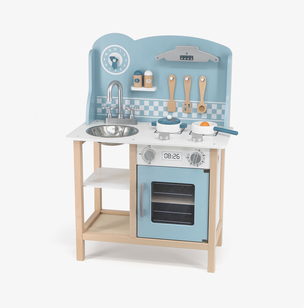 מטבח כחול מעץ ואביזרים