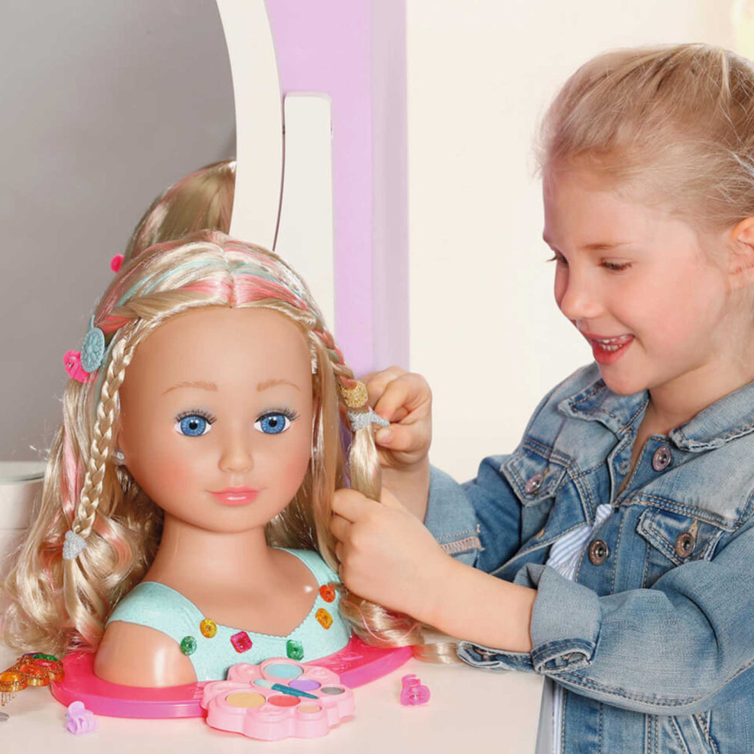 ראש בובה נסיכה עם אביזרים