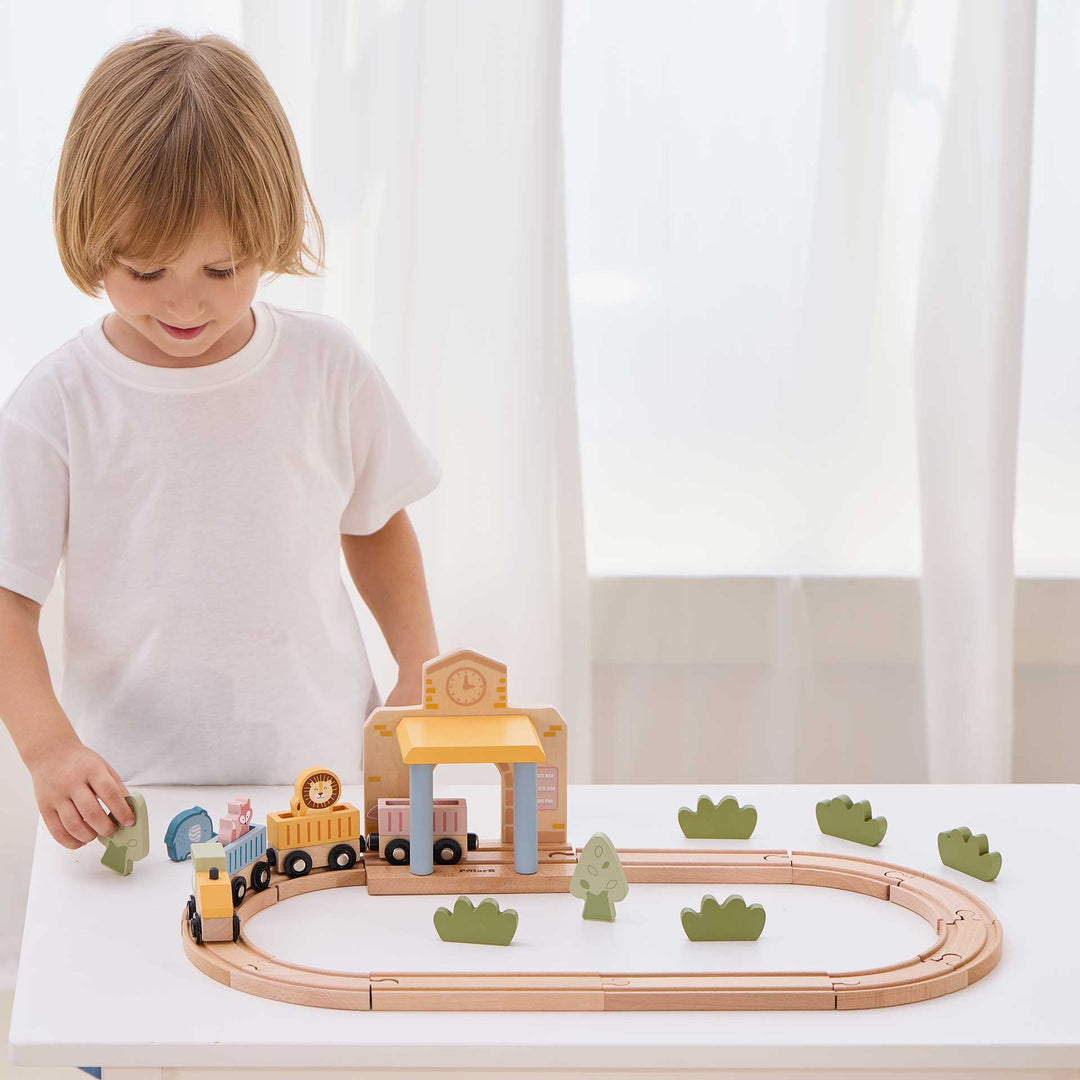 רכבת עם מסילה מעץ - פולאר בוטיק