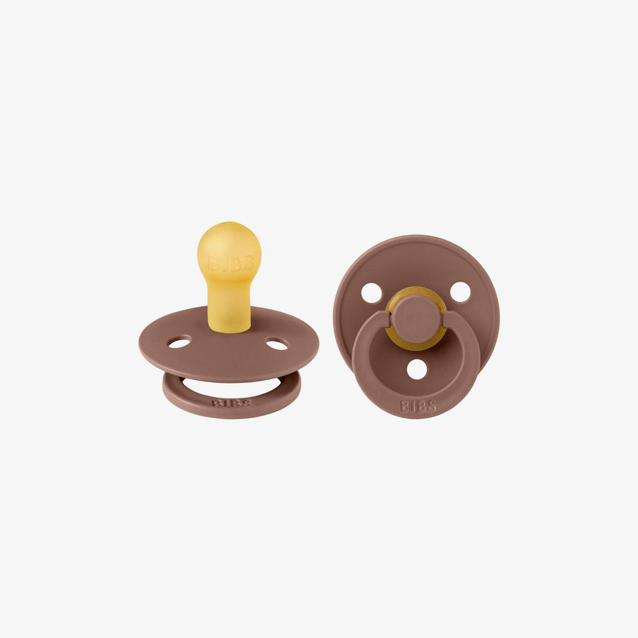 זוג מוצצים לטקס חום קולור 0-6 -ביבס Bibs
